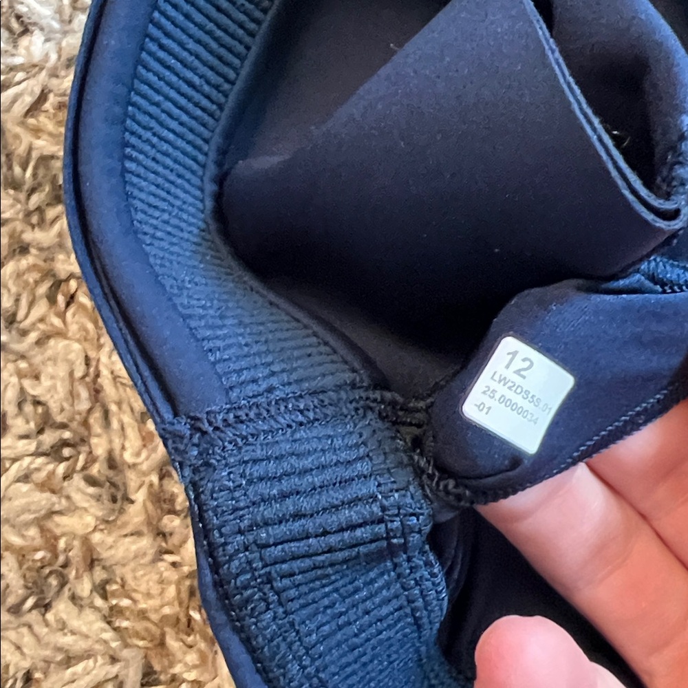 Lululemon Ultralu Square-Neck Workout Bra *medium support, D/DD - Picture 5 of 5